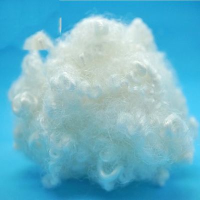 ίνα πολυεστέρα 7Dx64mm κοίλη κλιμένη Siliconized για την πλήρωση του μαξιλαριού καναπέδων
