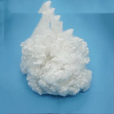 ίνα πολυεστέρα 7Dx64mm κοίλη κλιμένη Siliconized για την πλήρωση του μαξιλαριού καναπέδων
